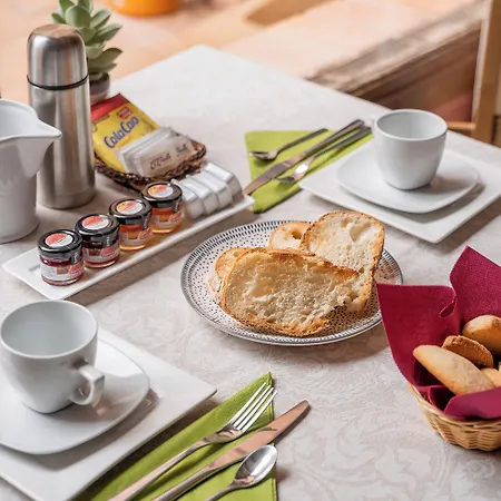 Hotel La Carreteria Camanas